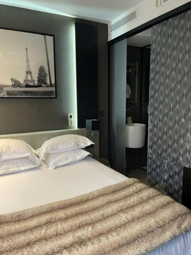 Bedroom 3, Hotel Elysees Paris, Paris