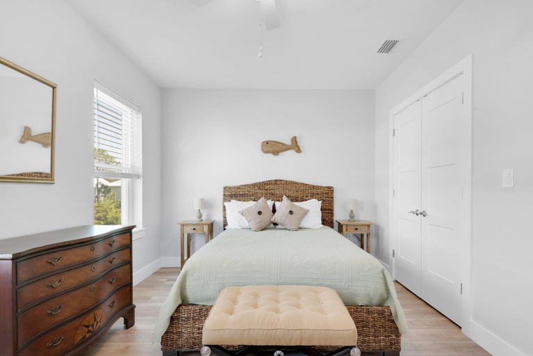 Bedroom 3, The Coastline Inn, Walton