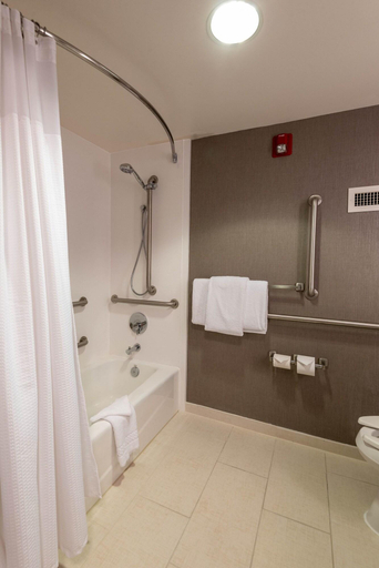 Bathroom 4, Springhill Suites Columbus Airport Gahanna, Franklin