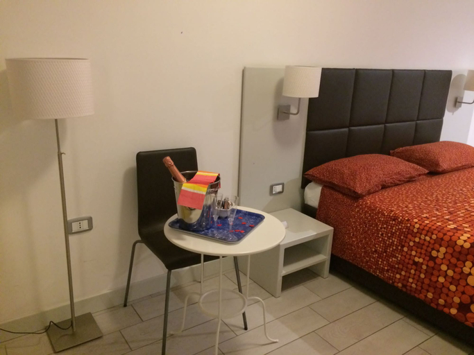 Others 5, Apeiron, Cosenza