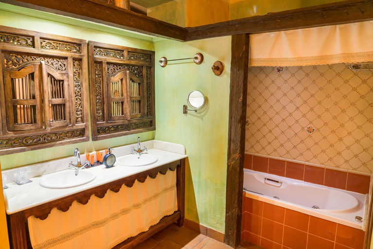 Bathroom 5, La Casa del Rector Hotel Spa, Ciudad Real