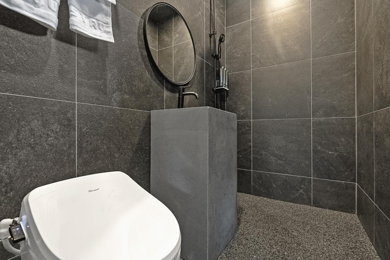 Bathroom 3, Ingu Stay, Yangyang