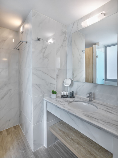 Bathroom 5, ACROPOLIS CITY LIFE BH, Attica
