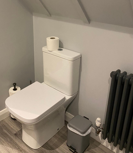 Bathroom 4, The George Inn, Somerset