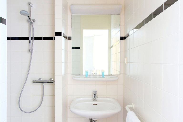 Bathroom 4, Bastion Hotel Heerlen, Voerendaal