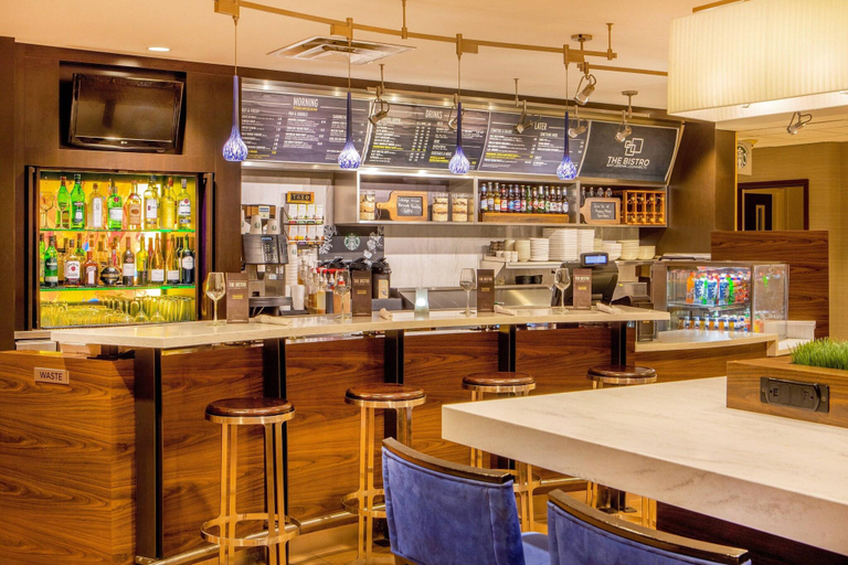 Food & Drinks 5, Courtyard Hartford Manchester, Hartford