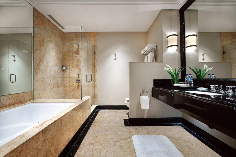 Bathroom 17