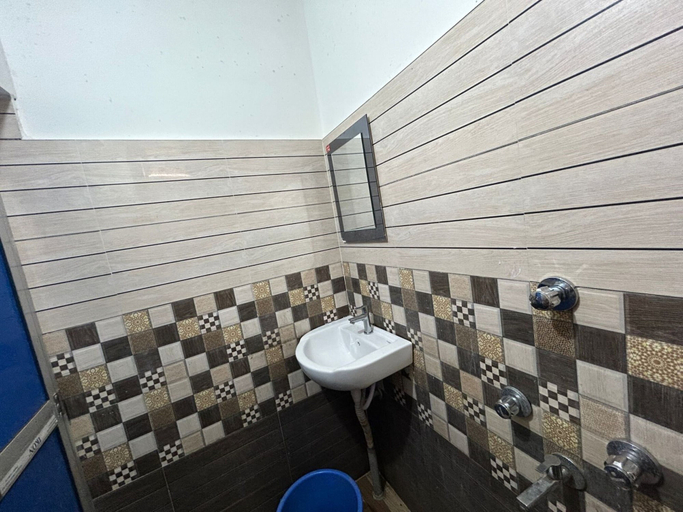 Others 3, New Nayantara Lodge, Purba Medinipur