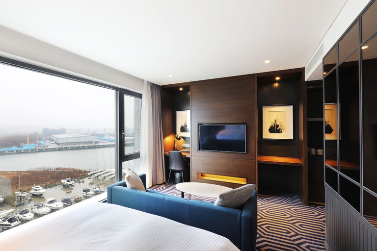 bedroom 13