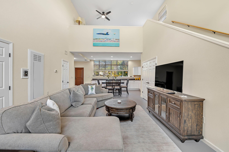 Others 4, Bella Villa Loft Suite, Escambia