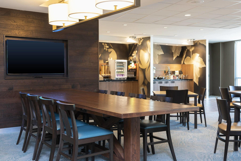 Food & Drinks 5, Fairfield Inn Suites Indianapolis Carmel, Hamilton