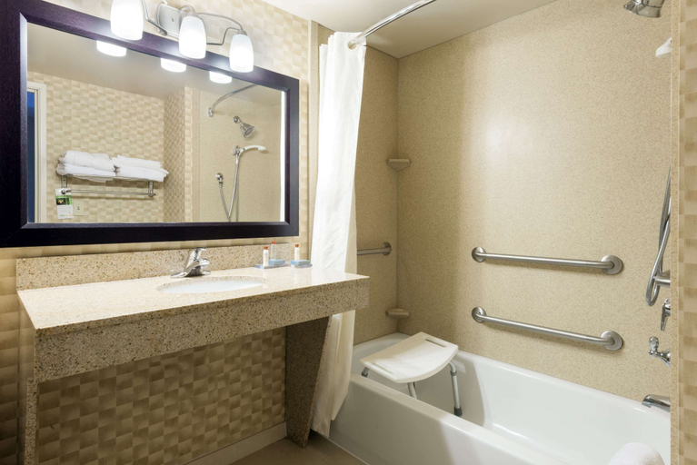 Bathroom 4, Wingate by Wyndham Erlanger / Florence / Cincinnati South, Kenton