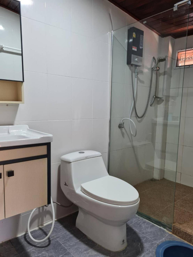 Bathroom, Lampang Hideaway Guesthouse, Muang Lampang