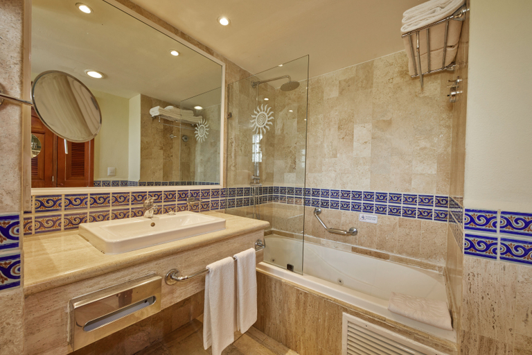 Bathroom 5, Bahia Principe Explore Akumal Hyatt Incl Co AI, Cozumel