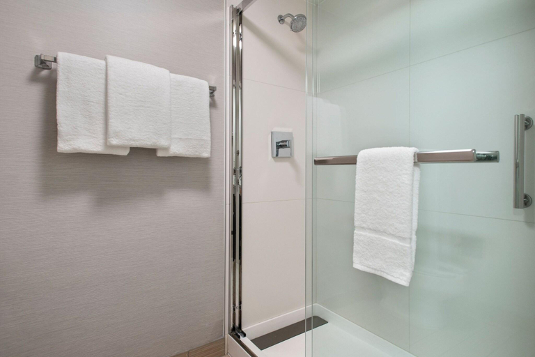 Bathroom 4, Courtyard by Marriott Rye, Westchester