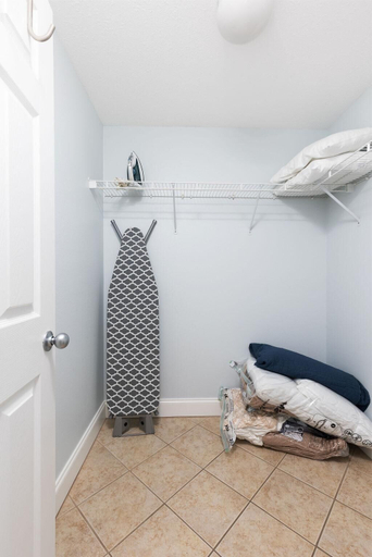 Bathroom 4, Palacio 201, Escambia