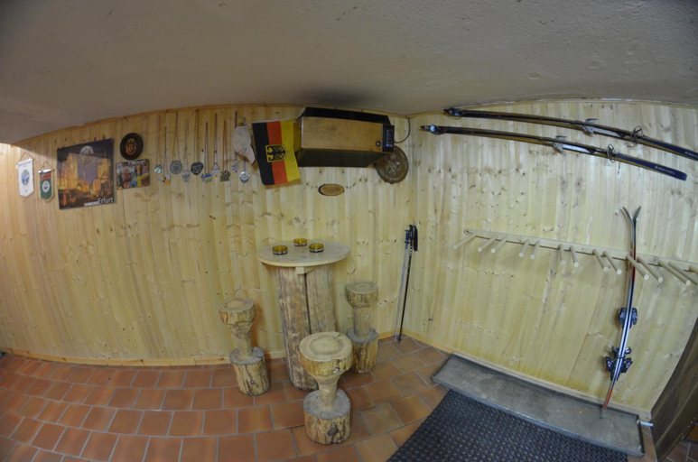 Others 5, Garni Ossi, Bolzano
