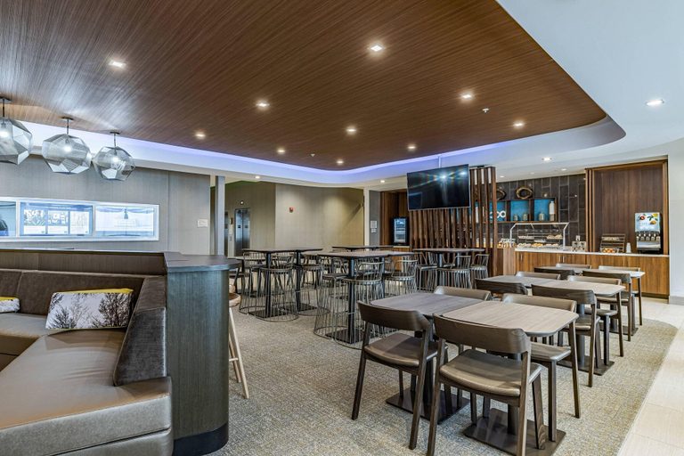 Food & Drinks 5, Springhill Suites By Marriott Fort Wayne North, Allen