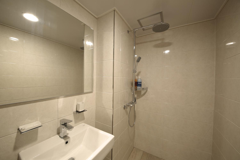 Bathroom 4, Harbor Hotel Jeju, Jeju
