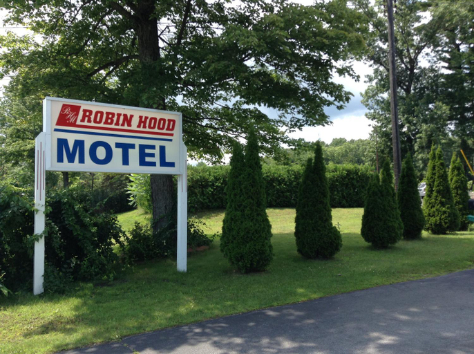 Others 3, Robin Hood Motel, Saratoga