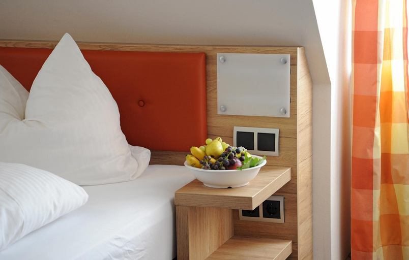 Bedroom 2, Landgasthof Zum Schwarzen Adler, Neustadt an der Aisch-Bad Windsheim