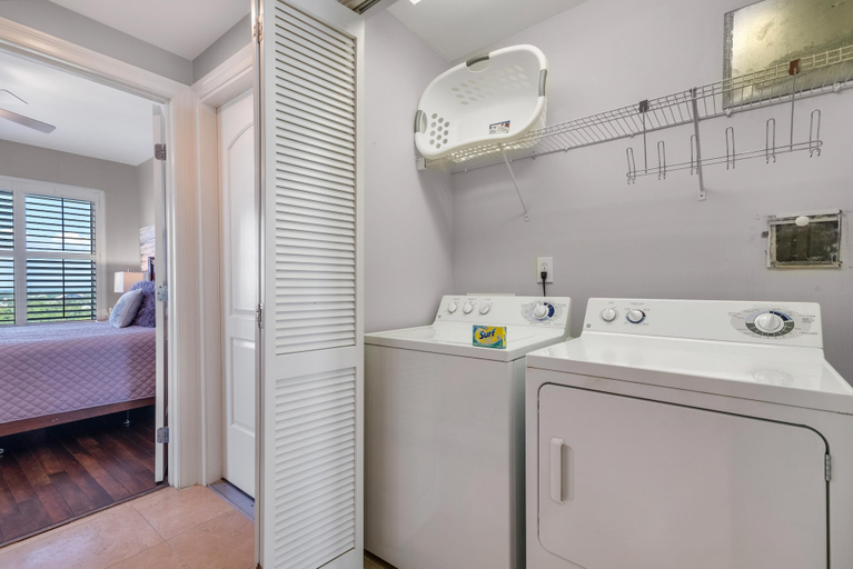 Bathroom 4, Indigo East 1504, Escambia