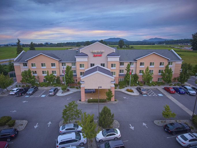 Exterior & Views 2, Fairfield Inn & Suites Burlington (WA), Skagit