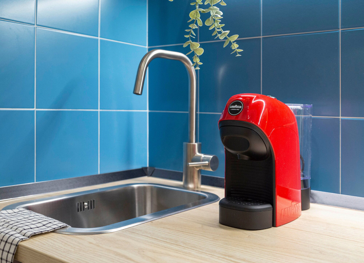 Others 4, Cool and stylish city apartment - WiFi, Trieste