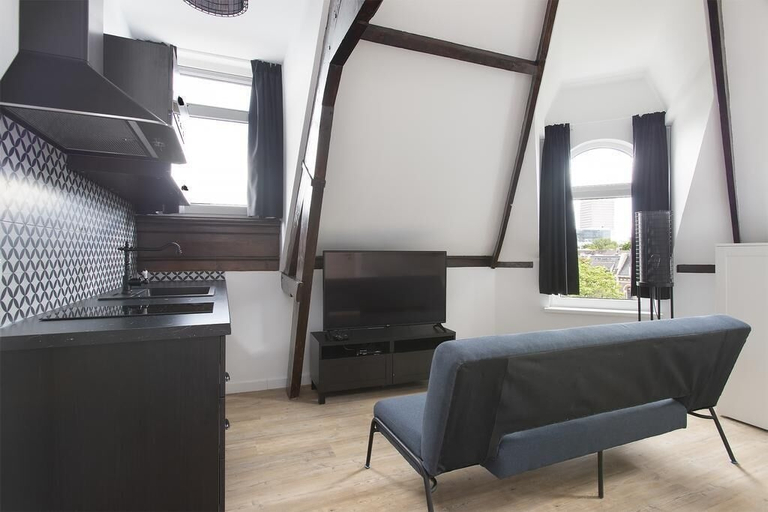 Others 4, Rotterdam Inn, Rotterdam