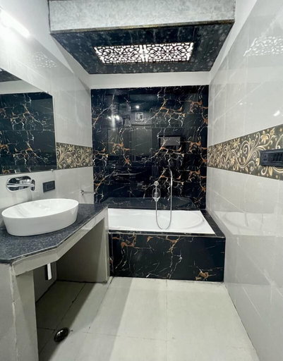 Bathroom 5, Maan Avadh, Faizabad