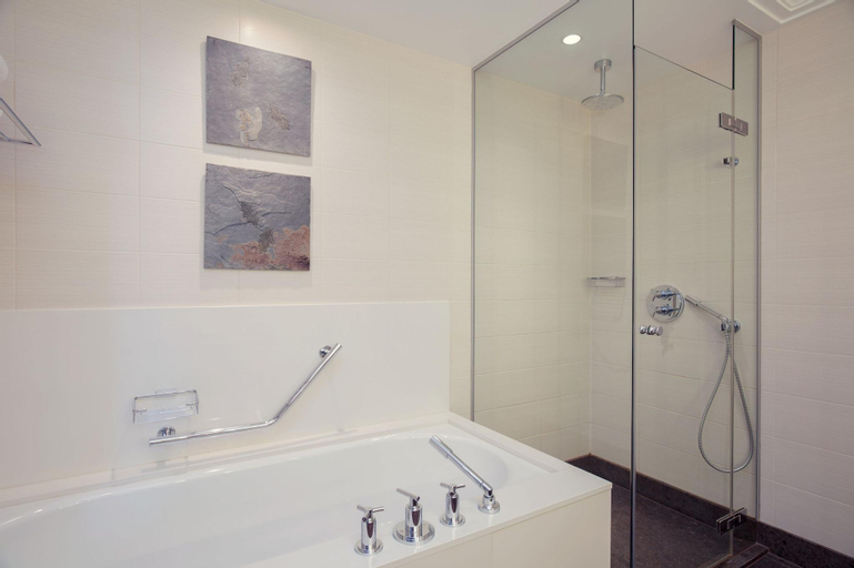 Bathroom 17