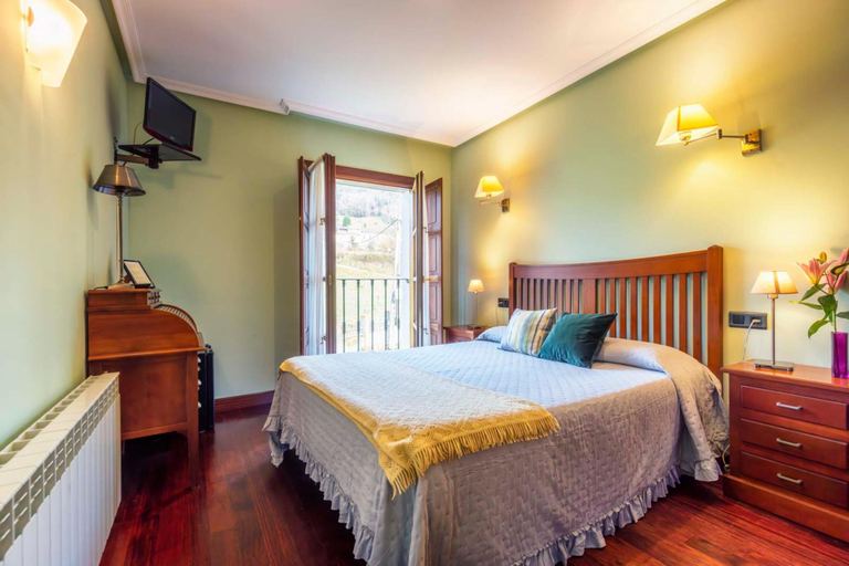 Bedroom 4, Hotel Puerta del Oriente, Asturias