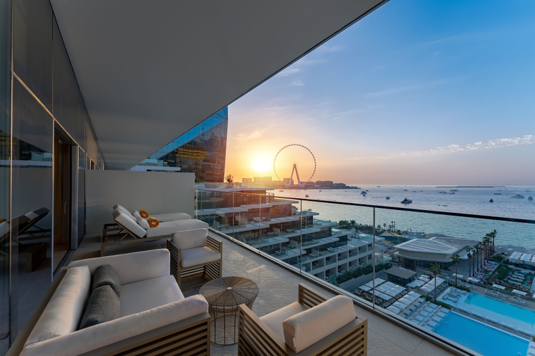 Exterior & Views 29