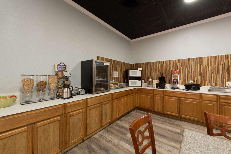 Food & Drinks 5, Quality Inn & Suites Manitou Springs At Pikes Peak, El Paso