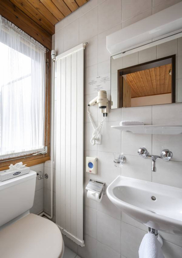 Bathroom 4