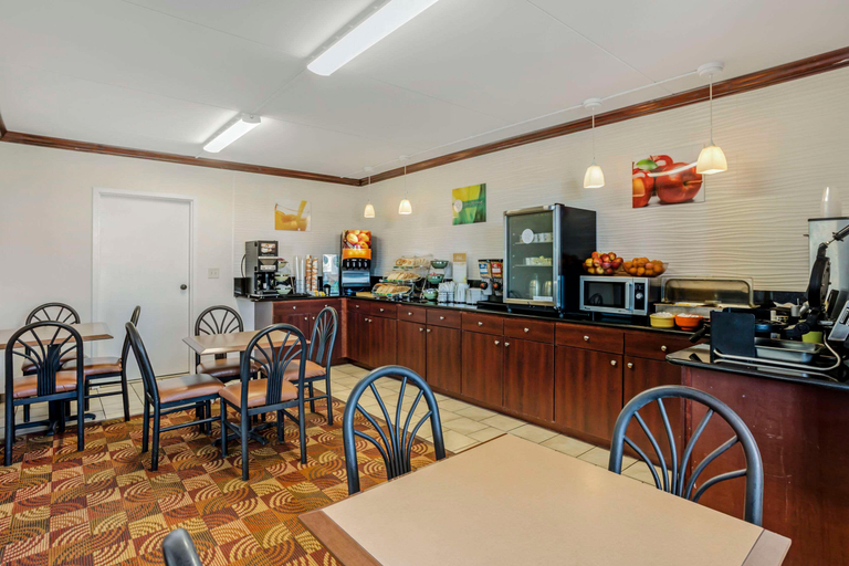 Food & Drinks 4, Quality Inn Riverview, Cumberland