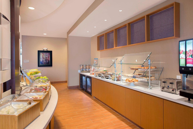 Food & Drinks 5, SpringHill Suites Mt. Laurel Cherry Hill, Burlington