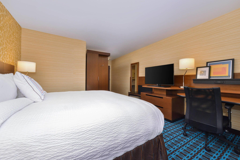 Bedroom 3, Fairfield Inn & Suites Coralville, Johnson