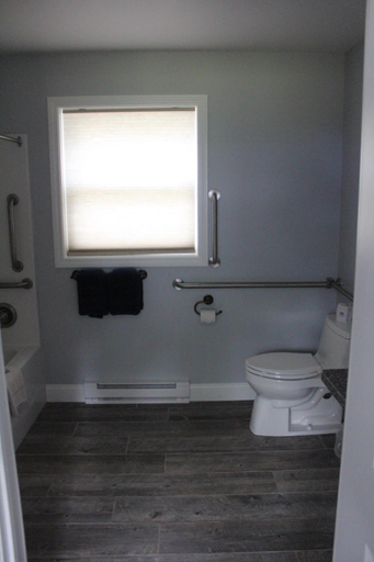 Bathroom 1, Blue Lagoon Resort, Warren