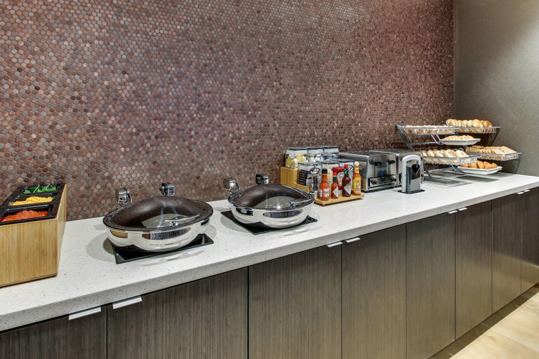 Food & Drinks 5, Springhill Suites By Marriott Montgomery Downtown, Montgomery