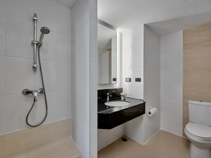 Bathroom 16