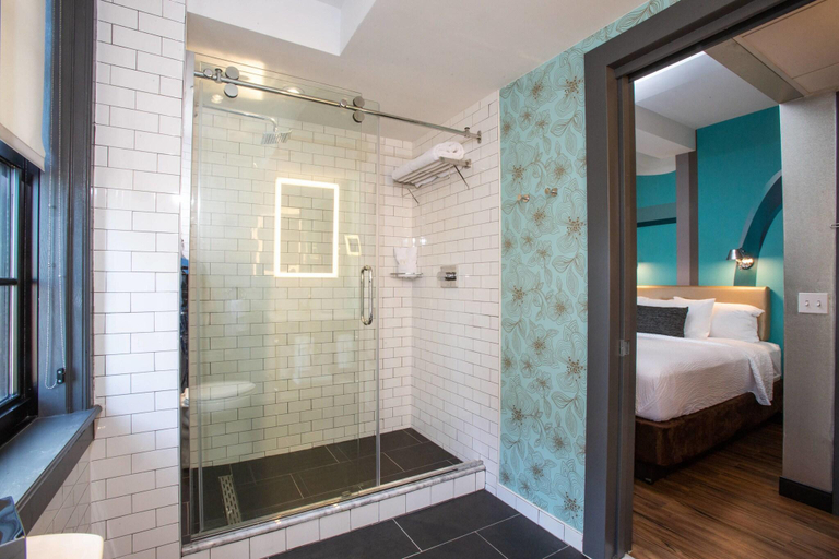 Bathroom 4, Fairfield Inn & Suites Philadelphia Downtown/Cente, Philadelphia