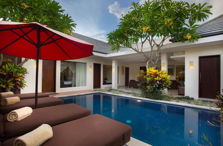 Swimming Pool 11