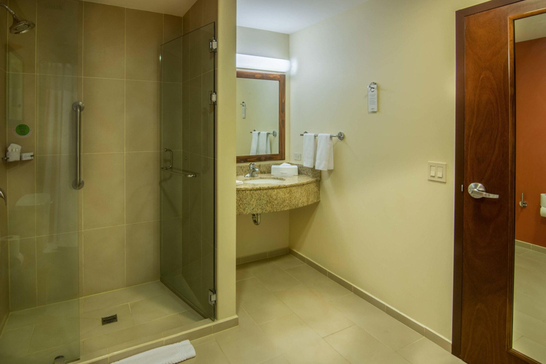 Bathroom 5, Courtyard San Jose Airport Alajuela, Alajuela