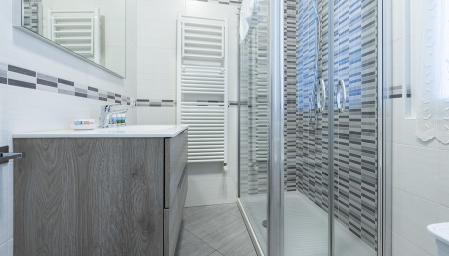 Bathroom 2, Italianway Comfort - Brenta 9, Milano