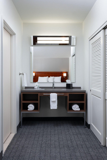 Bathroom 4, Courtyard by Marriott Wichita at Old Town, Sedgwick