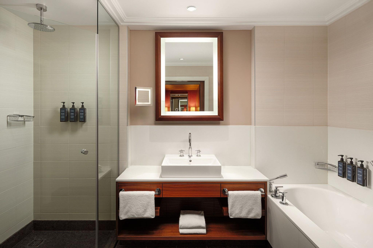 Bathroom 16