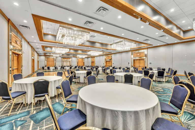 Food & Drinks 5, Delta Hotels By Marriott Racine, Racine