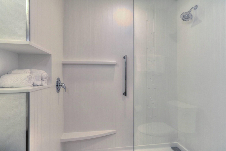 Bathroom 4, Courtyard Pigeon Forge, Sevier