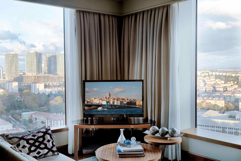 Bedroom 3, Renaissance Istanbul Bosphorus, Beşiktaş